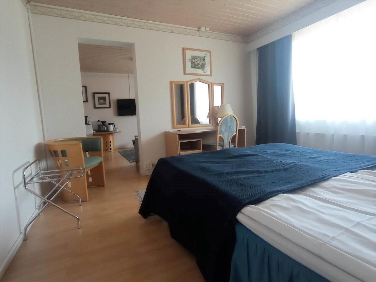 Hotelli Hiittenharju Harjavalta Exterior foto